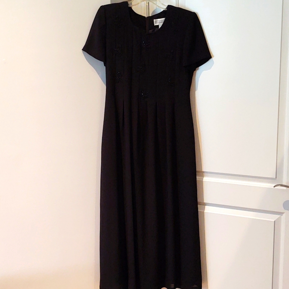 Jessica Howard Black Midi Dress